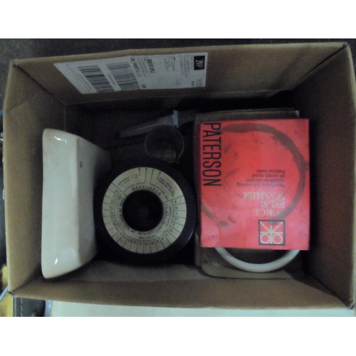 149 - Collection of vintage photographic equipment (Qty)