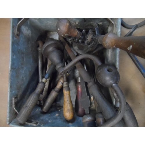 400 - Box of vintage hand-tools including drills, old bearing scrapers and an old oil can etc (Qty)