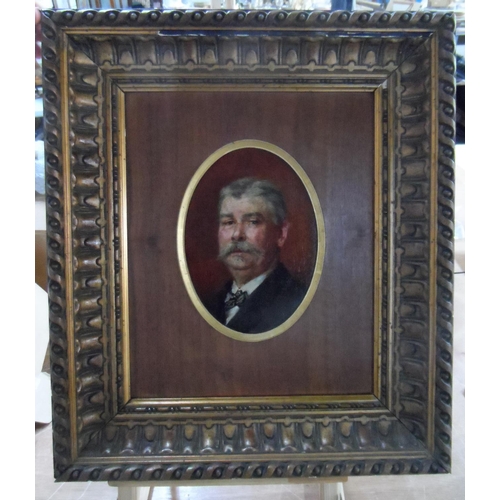 583 - Fine quality 1909 oil on wood panel portrait of a European gentleman in an original frame,

The port... 