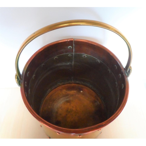 423 - Fine quality early 20thC brass & copper pail