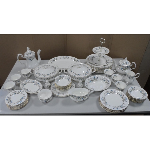 290 - Complete set of 6 (Sixty) piece Royal Albert 