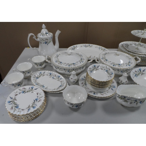 290 - Complete set of 6 (Sixty) piece Royal Albert 