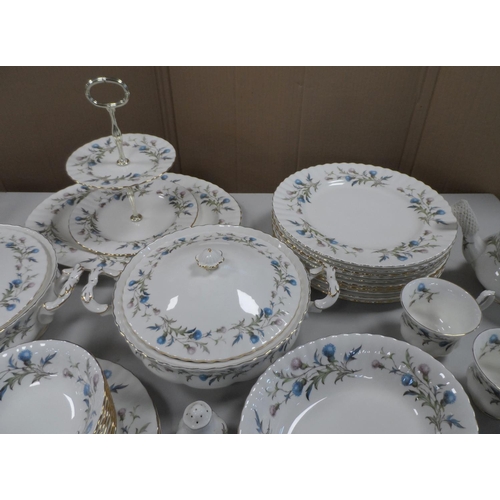 290 - Complete set of 6 (Sixty) piece Royal Albert 