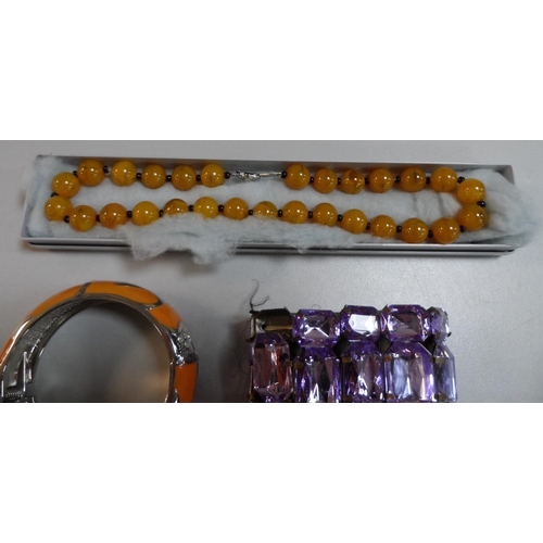 48 - Quantity of ladies costume jewellery (Qty)