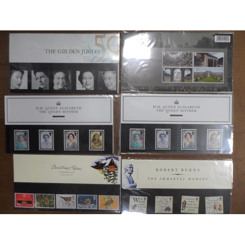 219 - Forty-two GB Presentation packs, mainly 2002-2009 (42)