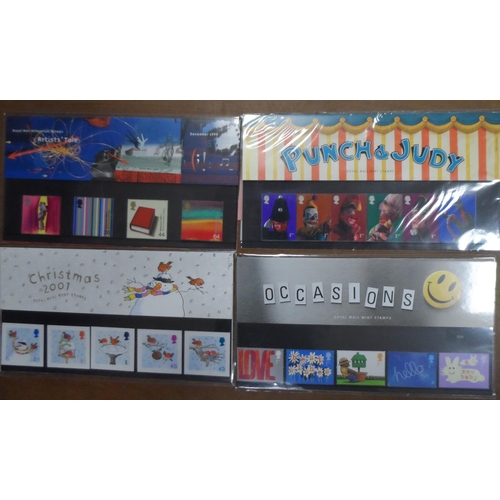 219 - Forty-two GB Presentation packs, mainly 2002-2009 (42)