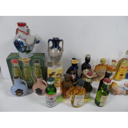 391 - Large quantity of various alcohol miniatures (Qty)