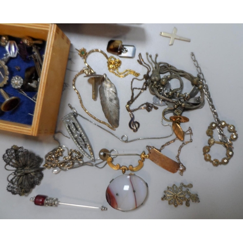 52 - Good collection of vintage brooches and bangles including silver examples (Qty)