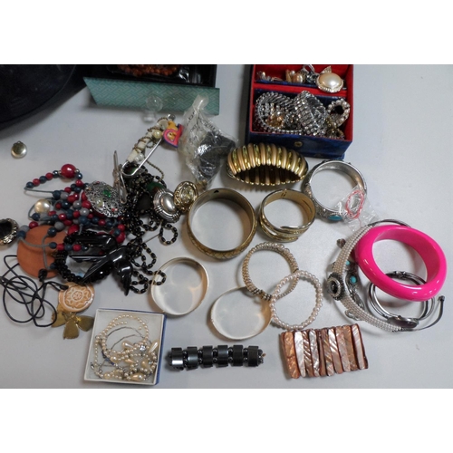 56 - Large quantity of ladies costume jewellery together with 2 jewellery boxes (Qty)