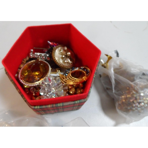 57 - Large quantity of ladies costume jewellery (Qty)