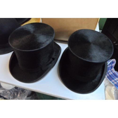 253 - Two vintage gents bowler hats and 2 vintage gents top hats (4)