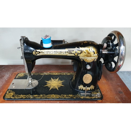 476 - Vintage Singer sewing machine with foot pedestal