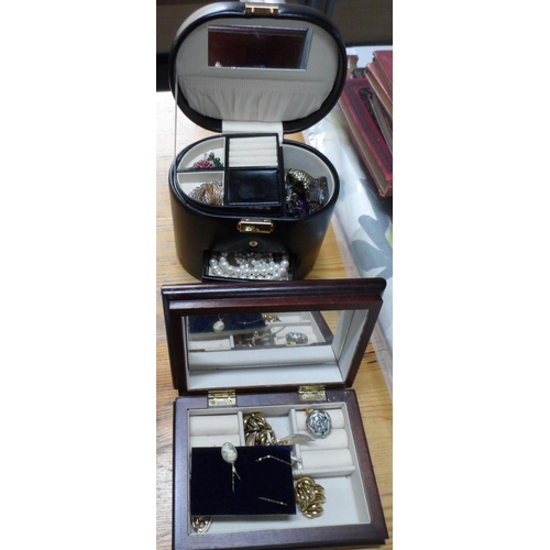 276 - Two jewellery boxes complete with contents together with various other household items & a roll of g... 