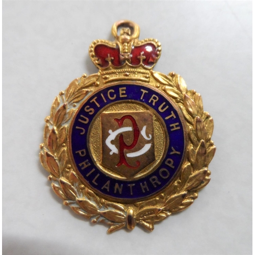 77 - 1924 9ct gold Masonic medal, 

5.6 grams