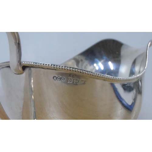 9 - Birmingham 1946 silver sauce boat,

184 grams