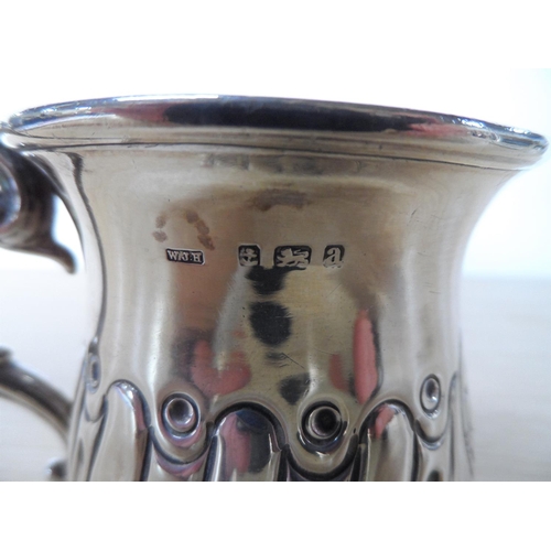 19 - Small silver engraved Birmingham 1900 cup,

69 grams             6 cm tall
