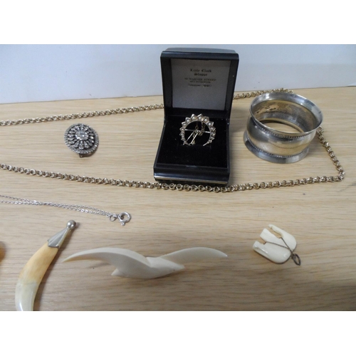 58 - Collection of Edwardian costume jewellery to include silver necklaces etc (Qty)