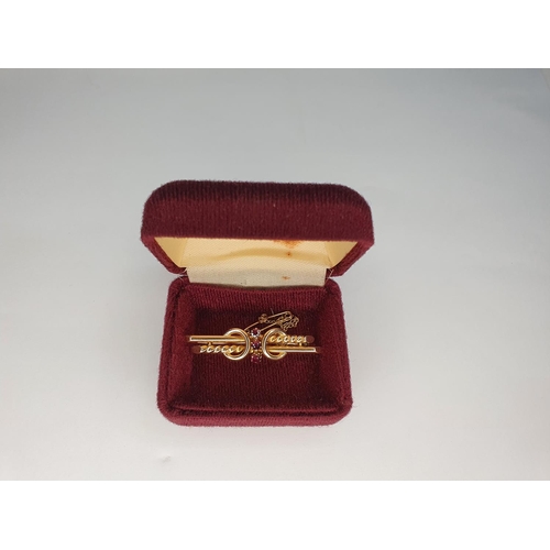 65 - Fine quality antique 15ct yellow gold and ruby brooch,

3.1 grams gross