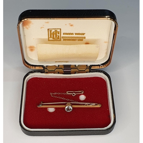 66 - Fine quality Edwardian 15ct yellow gold brooch set with a solitaire round cut Tourmaline,

3.8 grams... 