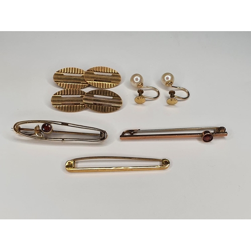 71 - Collection of Edwardian 9ct jewellery to include 3 brooches, cufflinks and pearl earrings (lot)