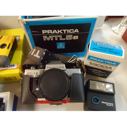 168 - Box of vintage cameras and recorders (Qty)