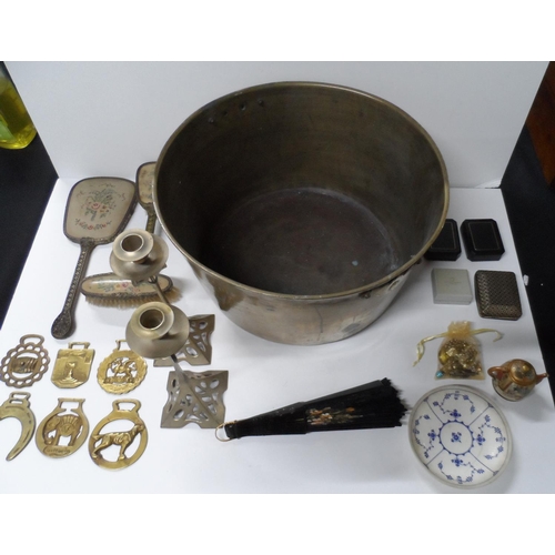 41 - Large brass Jam pan together with a pair of Art Nouveau style candlesticks etc (Qty)