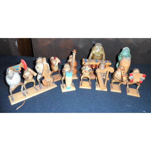 108 - Mexican frog orchestra (lot)