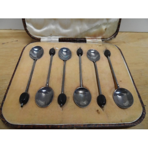 45 - Cased set of Edwardian silver bean spoons,

30 grams