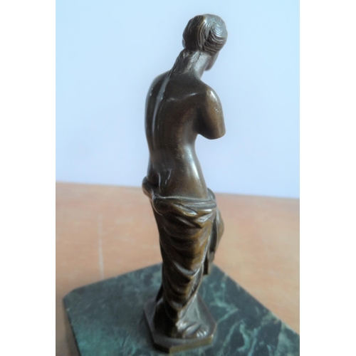 163 - Fine quality antique, unmarked Venus de Milo bronze on marble base paper-weight, 

12 cm tall