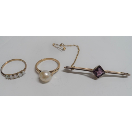 46 - 9ct gold bar brooch with solitaire amethyst together with a 9ct gold ring with solitaire pearl and a... 