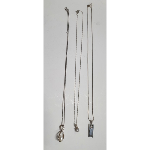 42 - 3 ladies silver necklaces with pendants (3)