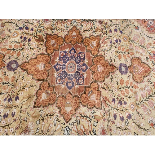 557 - Fine quality, hand-woven Turkish rug, purchased from the high quality retailers, Lapis of Istanbul,
... 