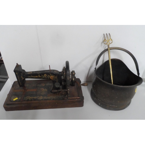 50 - Antique, hand-driven Singer sewing machine together with a copper coal bucket and brass toasting for... 