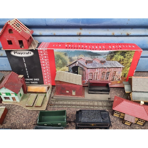 59 - Collection of vintage Tri-Ang, Hornby & Playcraft trains and buildings etc (Qty)