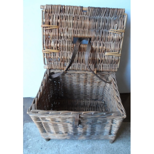 582 - Early 20thC vintage fishing creel wicker basket with original strapping