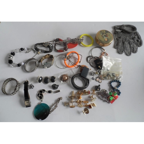 13 - Collection of watches and costume jewellery (Qty)