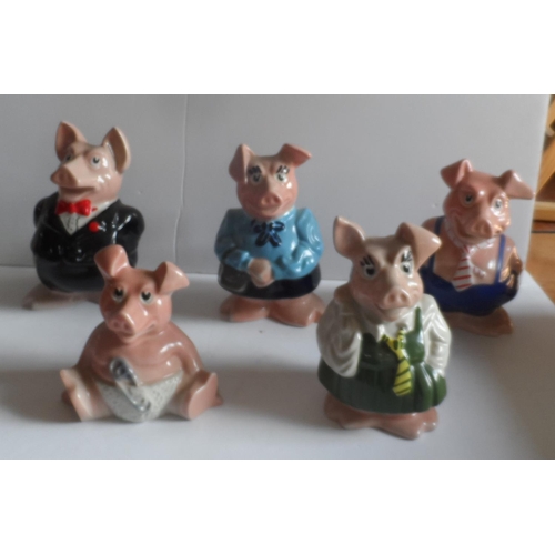 477 - Five Nat West Piggies (5)