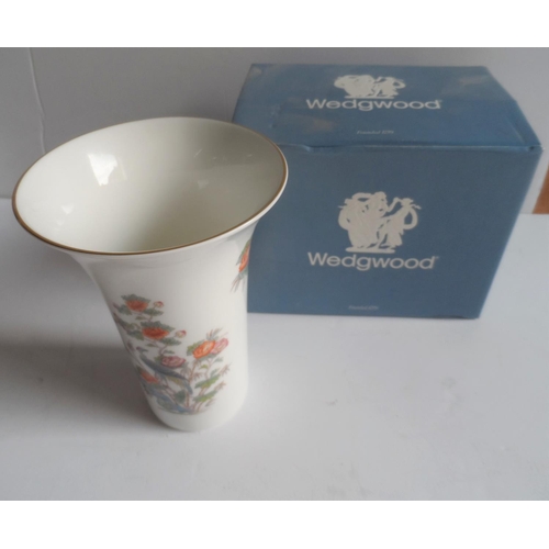 370 - Sixteen various Wedgewood items (16)