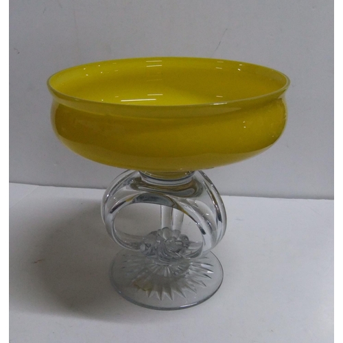 536 - Large, unmarked yellow and crystal glass table centre piece