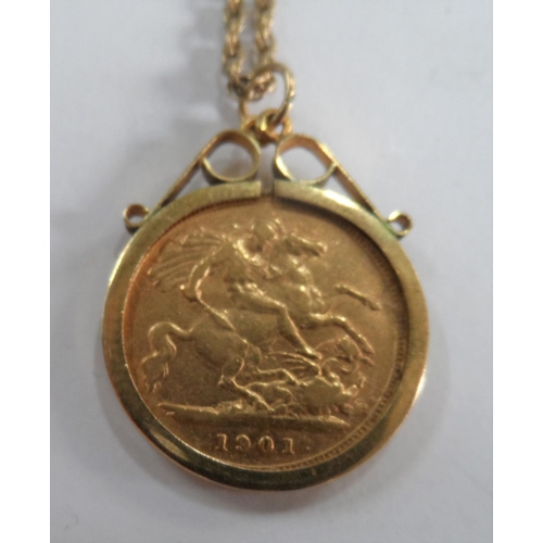 30 - QV 1901 old head half sovereign set in a 9ct gold pendent and 9ct yellow gold chain,

9.1 grams