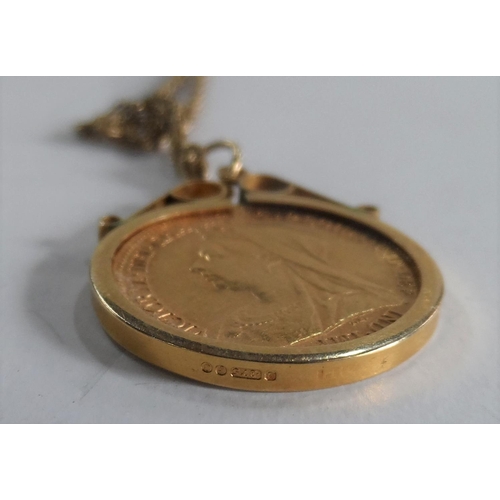 30 - QV 1901 old head half sovereign set in a 9ct gold pendent and 9ct yellow gold chain,

9.1 grams