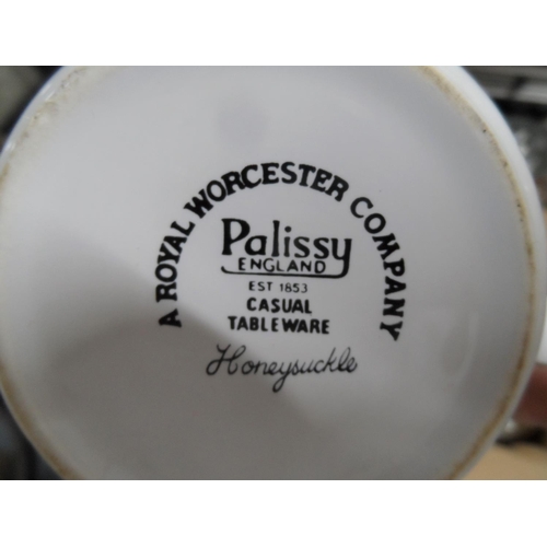 485 - Box of Palissy (Royal Worcester) 