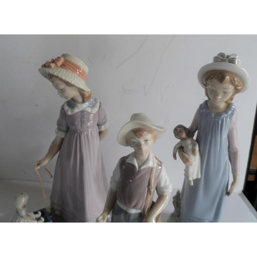 552 - Three Lladro figurines (3)