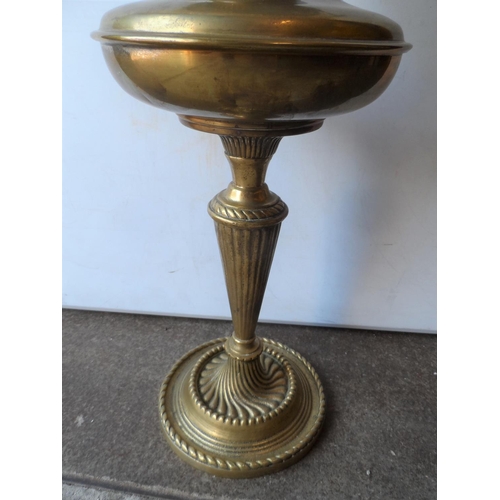 190 - Over-sized Victorian columned brass oil lamp with circular base and original etched glass,

Approx 7... 