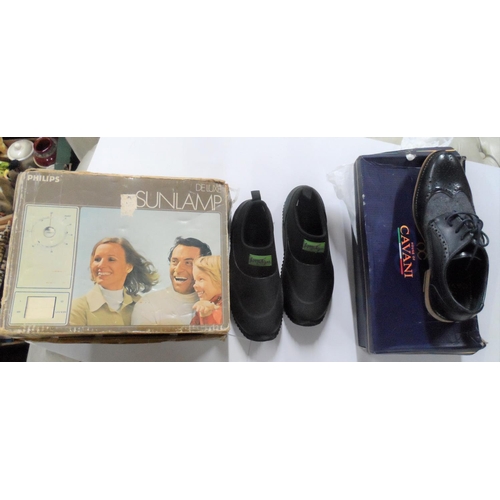 199 - Pair of brand new, boxed, Cavani shoes etc