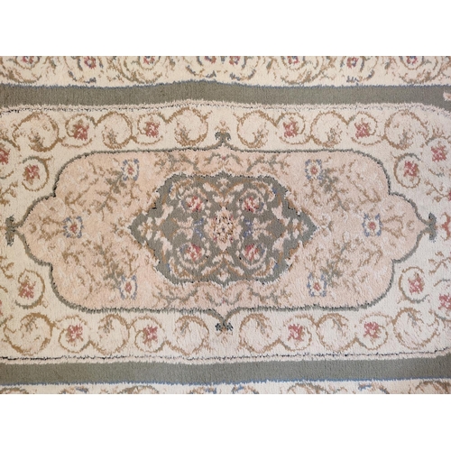 560 - A Murat woven rug

80 x 150cm