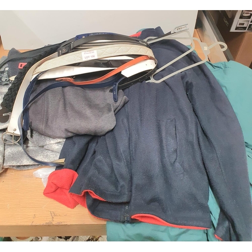 156 - Quantity of clothes and belts