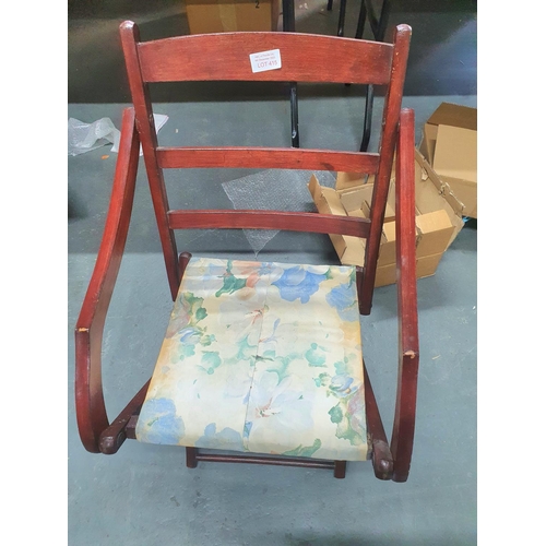 415 - Wooden folding chair