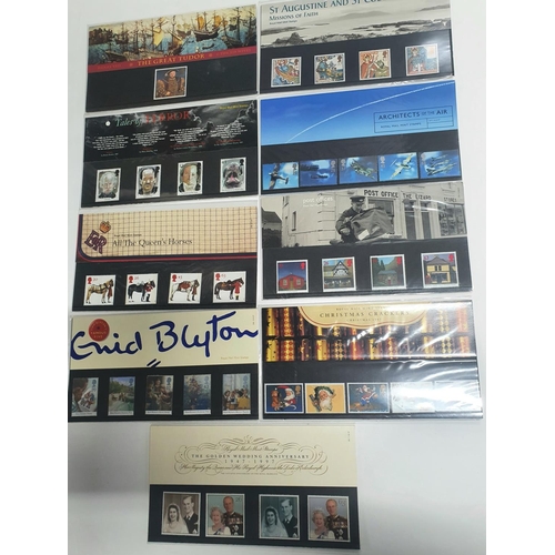 892 - GB 1995 to 1998 stamp sets (37)