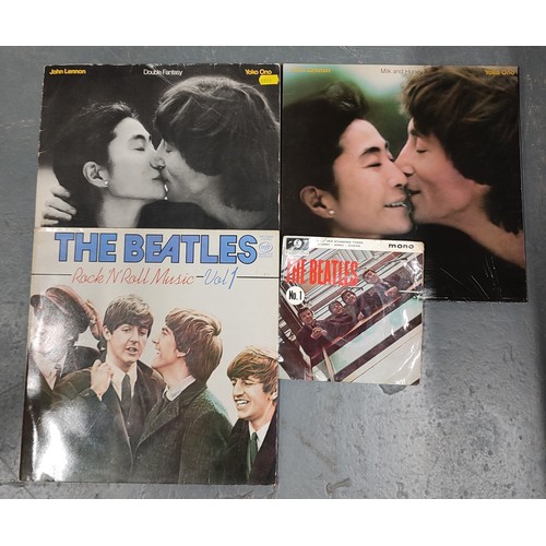 999 - Two Beatles and two John Lennon vinyl's (4)